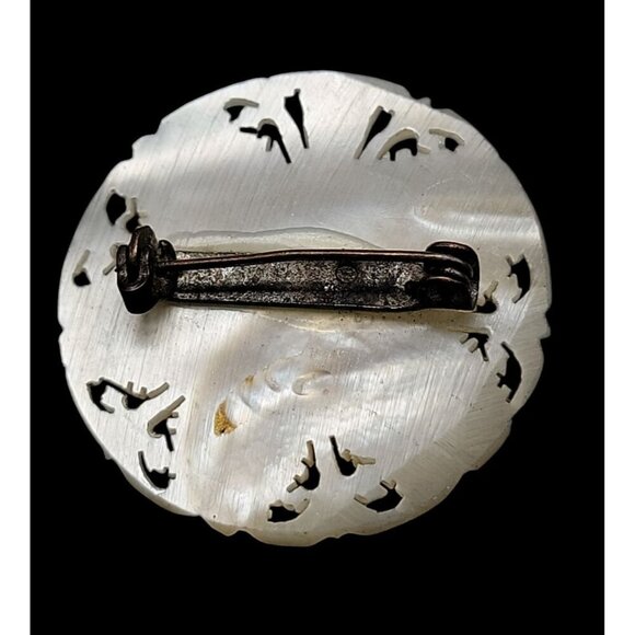 Intricate Carved Mother Of Pearl Brooch Lacy Snowflake Like Shell Vintage Pin - Picture 4 of 8